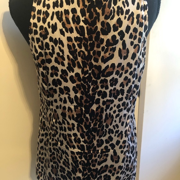 White House Black market sleeveless top - Picture 2 of 3